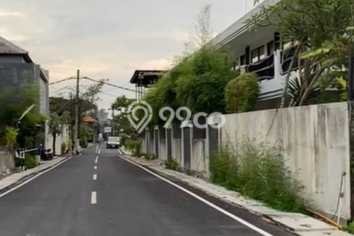 Tanah Kavling Disewakan di Seminyak dengan Luas 1800m2 Tanah Kavling Disewakan di Seminyak dengan Luas 1800m2