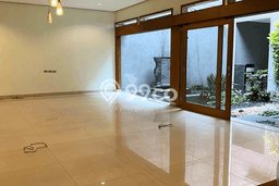 Lokasi strategis! Rumah siap pakai dikontrakkan di Batununggal LB 400m2 Lokasi strategis! Rumah siap pakai dikontrakkan di Batununggal LB 400m2