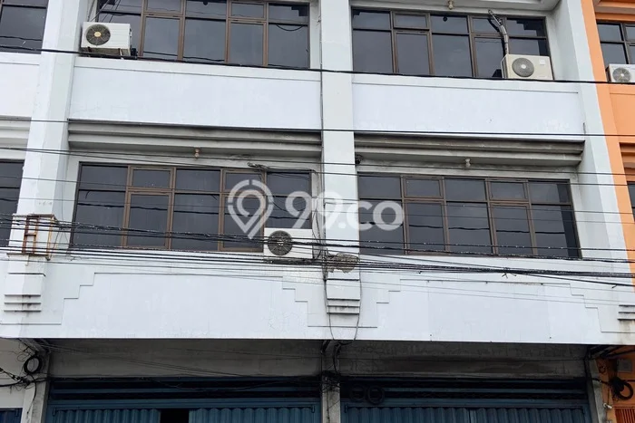 Ruko Dijual di Malang LT 168m2 & LB 486m2 Lokasi Terbaik! Ruko Dijual di Malang LT 168m2 & LB 486m2 Lokasi Terbaik!