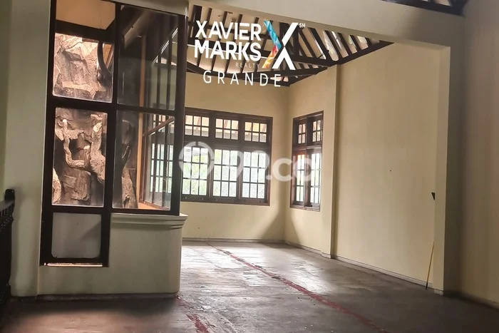 Rumah Elit Modern Tanpa Renovasi di Arjosari Malang Rumah Elit Modern Tanpa Renovasi di Arjosari Malang
