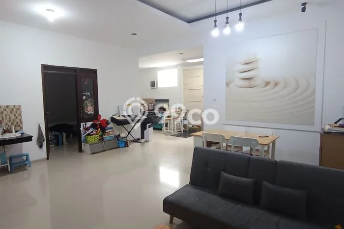 Dijual Hunian Rumah Terawat 3 KT di Taman Holis Indah, Bandung Dijual Hunian Rumah Terawat 3 KT di Taman Holis Indah, Bandung