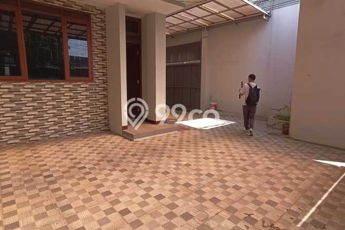 HUNIAN PILIHAN! Rumah di Babakan Ciparay, LT 178m2m² Bangunan 128m2m² HUNIAN PILIHAN! Rumah di Babakan Ciparay, LT 178m2m² Bangunan 128m2m²