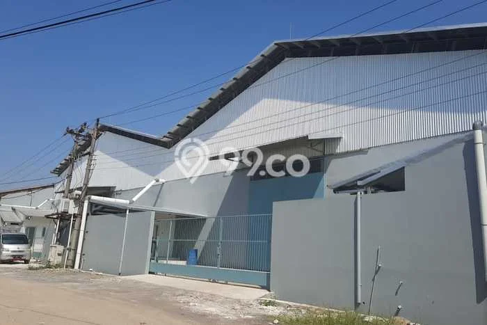 Disewakan Gudang di Kawasan Ramai Terboyo Luas 1100m2 Disewakan Gudang di Kawasan Ramai Terboyo Luas 1100m2