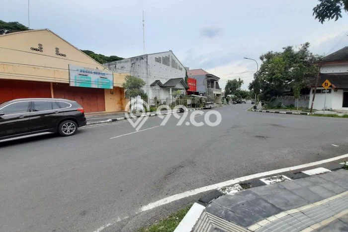LOKASI STRATEGIS! Gudang Kawasan Banjarejo, Luas 500m², Area Bisnis, Jalan Utama LOKASI STRATEGIS! Gudang Kawasan Banjarejo, Luas 500m², Area Bisnis, Jalan Utama