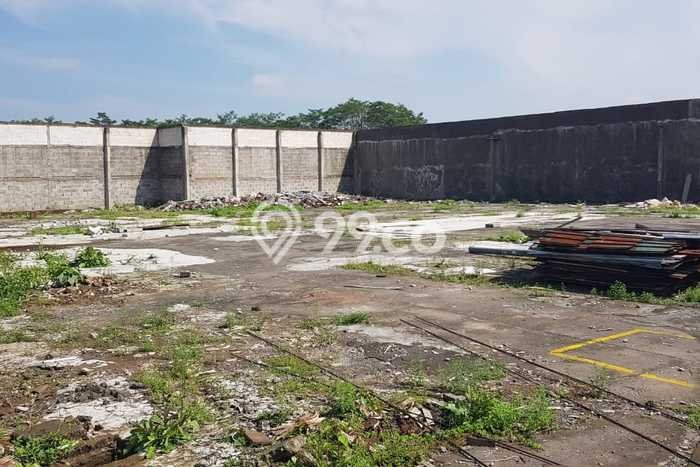 Gudang Komersial Disewakan di Mijen Semarang Luas 2250m2 Gudang Komersial Disewakan di Mijen Semarang Luas 2250m2