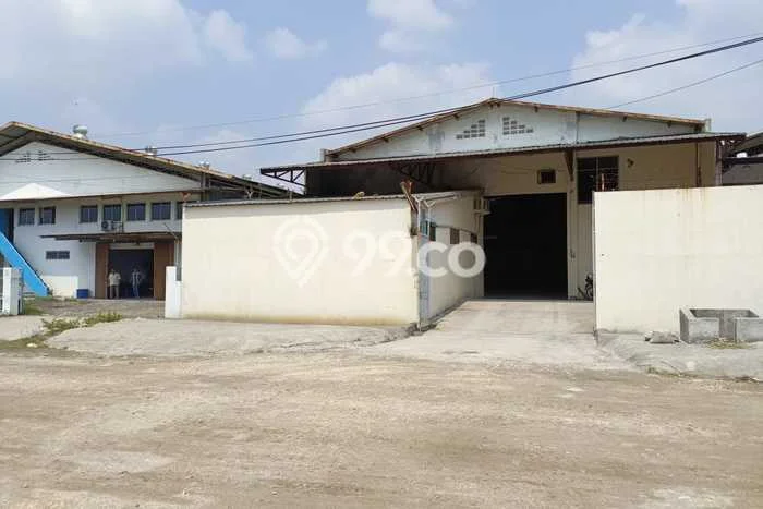 Disewakan Gudang komersial di Semarang Barat luas bangunan 750m2 Disewakan Gudang komersial di Semarang Barat luas bangunan 750m2