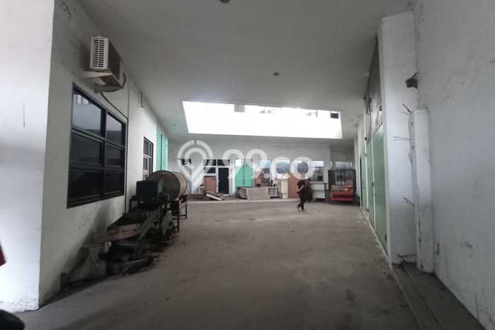 Unit Gudang Disewa Lokasi Genuk, Semarang Spesifikasi Luas Bangunan 7000m2 Unit Gudang Disewa Lokasi Genuk, Semarang Spesifikasi Luas Bangunan 7000m2