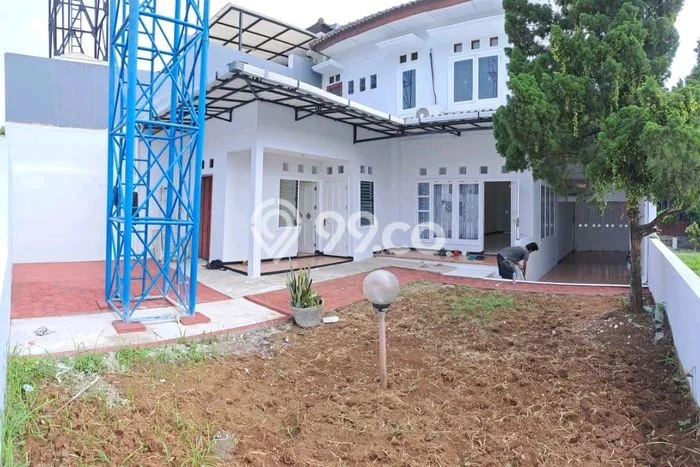 Rumah Sewa Semarang LT 240m2 LB 200m2 Kawasan Candi Golf Rumah Sewa Semarang LT 240m2 LB 200m2 Kawasan Candi Golf