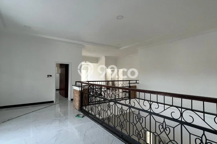 HUNIAN IMPIAN! Rumah di Mulyosari, 6 KM, Free Macet, LT 589m2m² LB 600m2m² HUNIAN IMPIAN! Rumah di Mulyosari, 6 KM, Free Macet, LT 589m2m² LB 600m2m²
