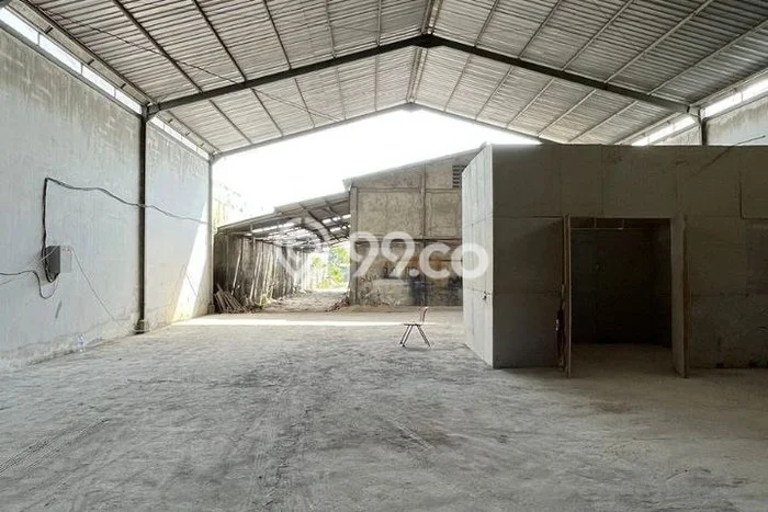 Gudang Kawasan Menganti, Luas 900m2m², Disewakan, Area Bisnis, Ready Untuk Dihuni Gudang Kawasan Menganti, Luas 900m2m², Disewakan, Area Bisnis, Ready Untuk Dihuni