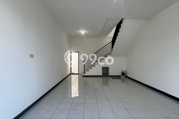 Ruko Lokasi Premium Kawasan Waru, Luas 120m2m², Jalan Raya Ruko Lokasi Premium Kawasan Waru, Luas 120m2m², Jalan Raya
