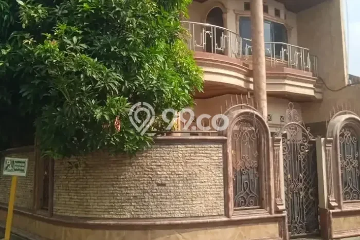 Dijual Rumah Premium dengan Fasilitas Sekitar Komplit di Duren Sawit, Jakarta Timur Dijual Rumah Premium dengan Fasilitas Sekitar Komplit di Duren Sawit, Jakarta Timur