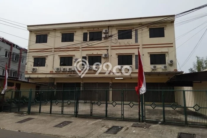 Ruko untuk Disewa di Pusat Jakarta Barat Luas Bangunan 192m2 Ruko untuk Disewa di Pusat Jakarta Barat Luas Bangunan 192m2