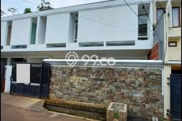 HARGA TERBAIK! Rumah area Rawamangun, 3 KM, Area Asri, LT 152m² Bangunan 152m² HARGA TERBAIK! Rumah area Rawamangun, 3 KM, Area Asri, LT 152m² Bangunan 152m²