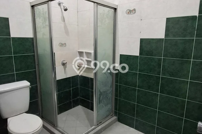 Rumah Disewakan Jakarta Barat LT 180m2 LB 380m2 Area Tamansari Rumah Disewakan Jakarta Barat LT 180m2 LB 380m2 Area Tamansari