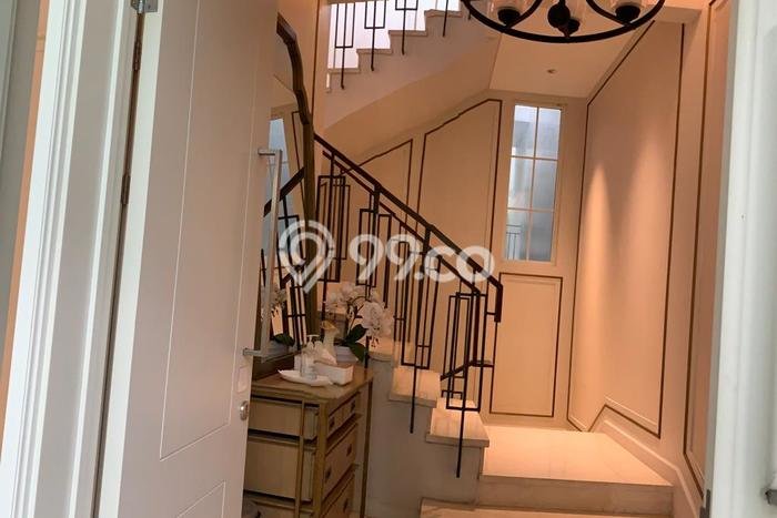 For Sale! Premium House LT 210m2 Desain Modern di Lebak Bulus For Sale! Premium House LT 210m2 Desain Modern di Lebak Bulus