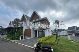 For Sale! Luxury House LT 175m2 Desain Modern di Sentul City For Sale! Luxury House LT 175m2 Desain Modern di Sentul City