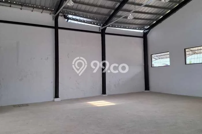 Disewakan Gudang komersial di Cakung luas bangunan 800m2 Disewakan Gudang komersial di Cakung luas bangunan 800m2
