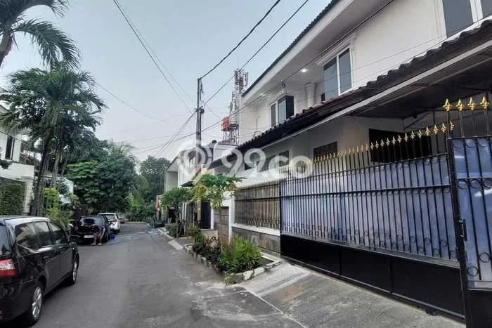 Ready to Use! Luxury House LT 105m2 Desain Modern di Kemanggisan Ready to Use! Luxury House LT 105m2 Desain Modern di Kemanggisan