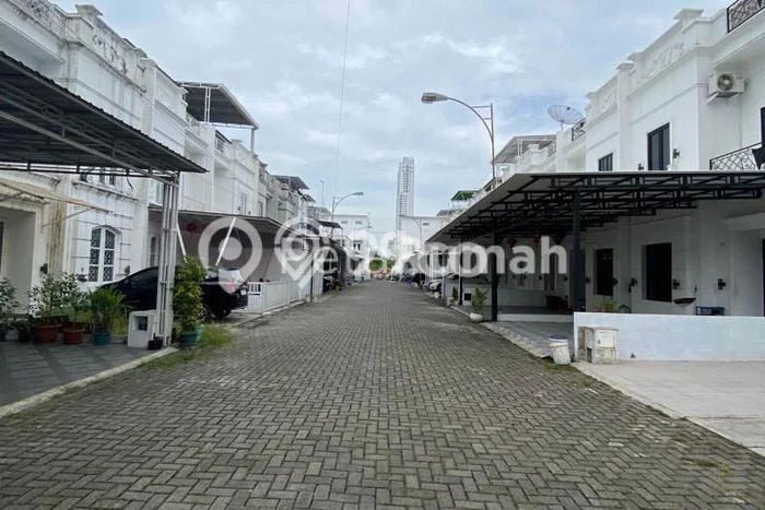 Kesempatan Investasi! Vila di Medan Sunggal, Area 120m2m², Hasil Tinggi untuk bisnis Kesempatan Investasi! Vila di Medan Sunggal, Area 120m2m², Hasil Tinggi untuk bisnis