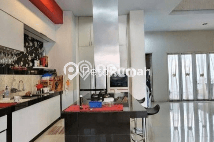 LOKASI STRATEGIS! Vila di Medan Baru, Luas 200m2m², Kawasan Potensial LOKASI STRATEGIS! Vila di Medan Baru, Luas 200m2m², Kawasan Potensial