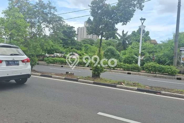 Disewakan Tanah Seluas 2060m2 di Kebon Jeruk, Jakarta Barat Disewakan Tanah Seluas 2060m2 di Kebon Jeruk, Jakarta Barat