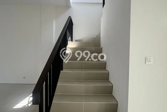 Ruko Disewa di Cisauk, Tangerang, LT 83m2 / LB 140m2 Ruko Disewa di Cisauk, Tangerang, LT 83m2 / LB 140m2