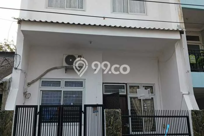 Disewakan! Rumah 3 Kamar Tidur &
3 Kamar Mandi di Tanjung Duren, Jakarta Barat Disewakan! Rumah 3 Kamar Tidur &
3 Kamar Mandi di Tanjung Duren, Jakarta Barat