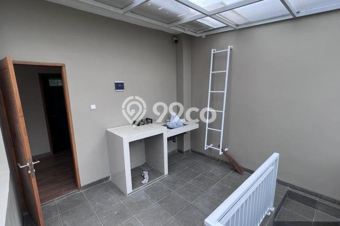 Rumah Luxury Modern Siap Huni di Sayap Dago Bandung Rumah Luxury Modern Siap Huni di Sayap Dago Bandung
