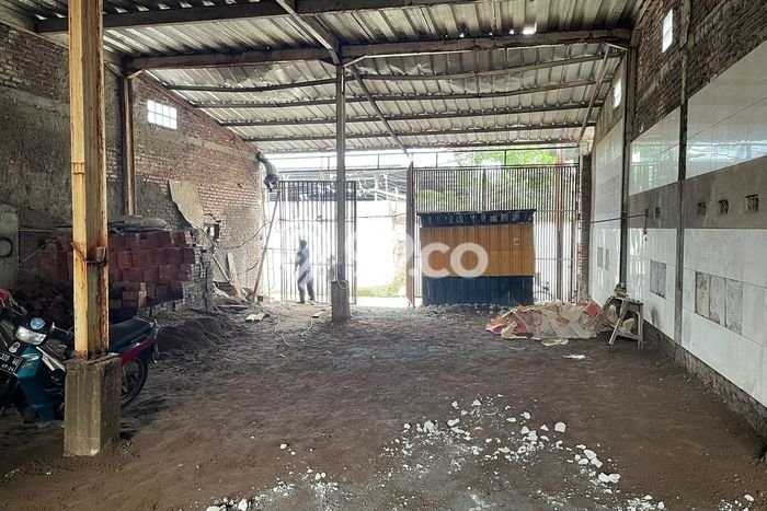 Gudang Strategis Kawasan Soekarno Hatta, Luas 200m², Kawasan Komersial Gudang Strategis Kawasan Soekarno Hatta, Luas 200m², Kawasan Komersial