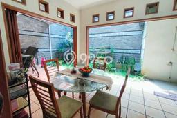 Hunian Mewah Siap Huni LT 240m2 di Batununggal, Bandung Hunian Mewah Siap Huni LT 240m2 di Batununggal, Bandung