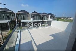 Rumah Mewah LB 183m2 Siap Pakai Desain Elegan di Pantai Indah Kapuk 2, Jakarta Utara Rumah Mewah LB 183m2 Siap Pakai Desain Elegan di Pantai Indah Kapuk 2, Jakarta Utara