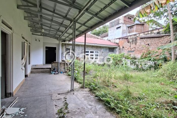 Disewakan Komersial di Kawasan Ramai Sumurbandung Luas 320m2 Disewakan Komersial di Kawasan Ramai Sumurbandung Luas 320m2