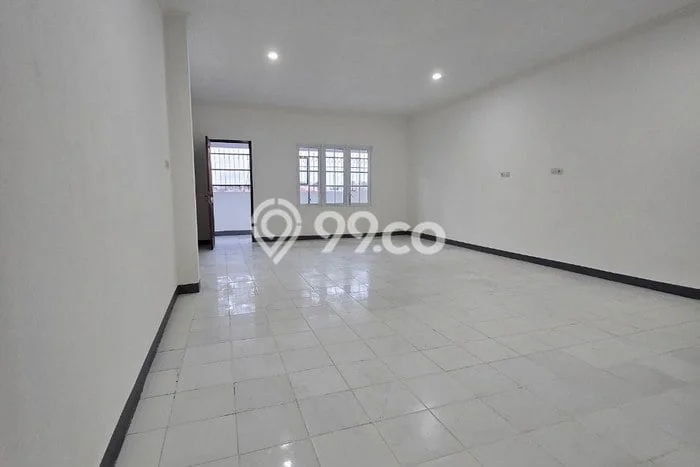 Disewakan Ruko di Kawasan Ramai Cikaret Luas 200m2 Disewakan Ruko di Kawasan Ramai Cikaret Luas 200m2