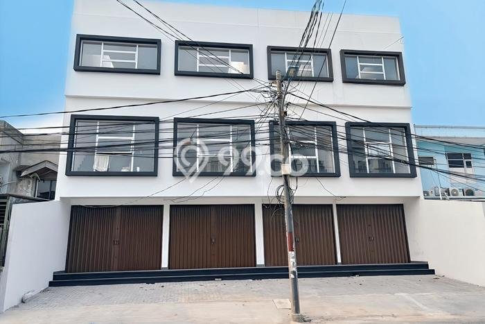 Unit Ruko Dijual di Jakarta Barat LT 63m2 & LB 141m2 Unit Ruko Dijual di Jakarta Barat LT 63m2 & LB 141m2