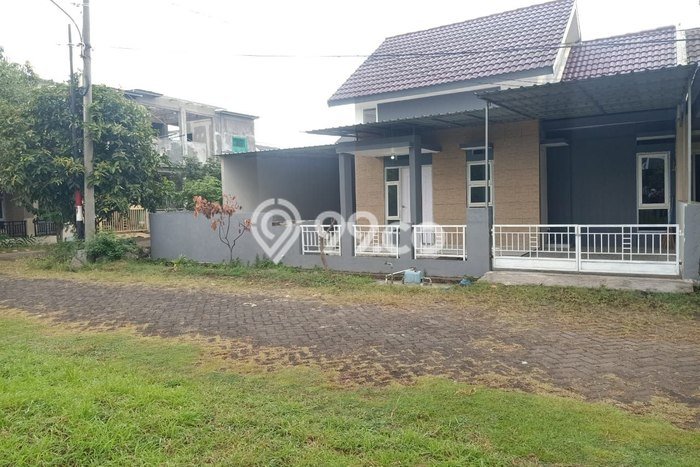 Rumah kawasan Buduran, Akses ke Fasilitas, 3 KT, LT 198m2m² Bangunan 198m2m² Rumah kawasan Buduran, Akses ke Fasilitas, 3 KT, LT 198m2m² Bangunan 198m2m²