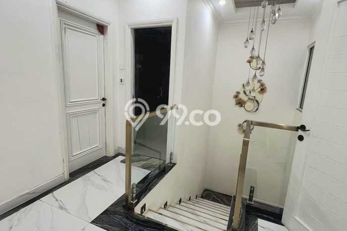 Rumah Luxury Modern Tanpa Renovasi di Puri Mansion Jakarta Barat Rumah Luxury Modern Tanpa Renovasi di Puri Mansion Jakarta Barat