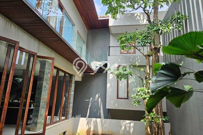 Hunian Mewah LB 1000m2 Siap Huni Desain Elegan di Puri Indah, Jakarta Barat Hunian Mewah LB 1000m2 Siap Huni Desain Elegan di Puri Indah, Jakarta Barat