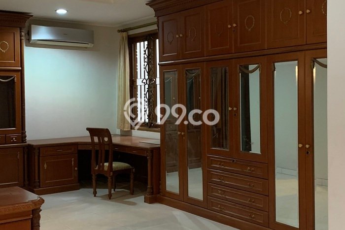Jual Rumah Mewah Megah Dengan View Cantik di Puri Indah, Jakarta Barat Jual Rumah Mewah Megah Dengan View Cantik di Puri Indah, Jakarta Barat