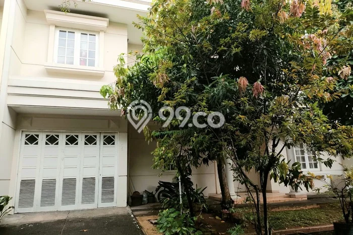Rumah Strategis Minimalis Lb 240m2 di Ciputat Timur, Tangerang Selatan Rumah Strategis Minimalis Lb 240m2 di Ciputat Timur, Tangerang Selatan