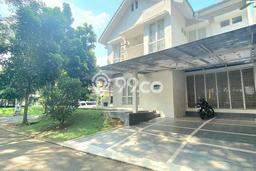 Hunian Mewah LB 185m2 Siap Pakai Desain Elegan di Bintaro, Tangerang Selatan Hunian Mewah LB 185m2 Siap Pakai Desain Elegan di Bintaro, Tangerang Selatan