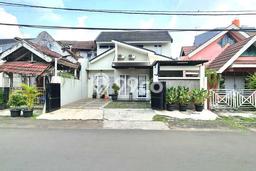For Sale Hunian Rumah Nyaman 4 Kamar di Bintaro, Tangerang Selatan For Sale Hunian Rumah Nyaman 4 Kamar di Bintaro, Tangerang Selatan