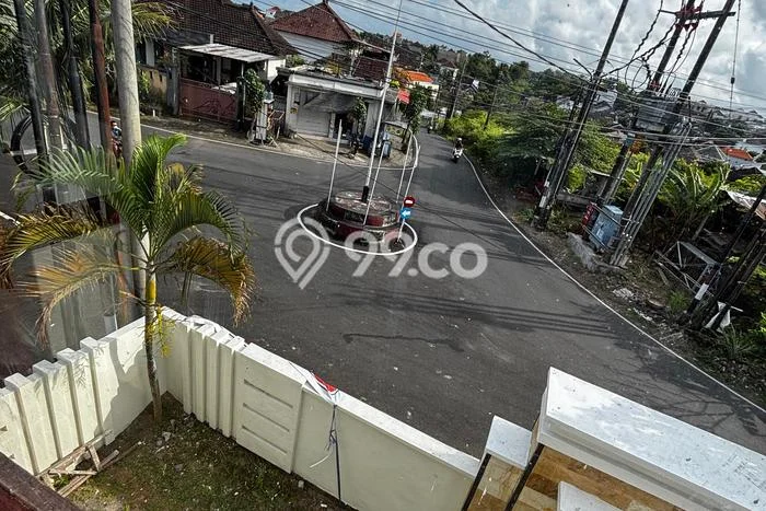 Rumah di Jimbaran, 2 KM, Lingkungan Asri, LT 120m² LB 70m² Rumah di Jimbaran, 2 KM, Lingkungan Asri, LT 120m² LB 70m²