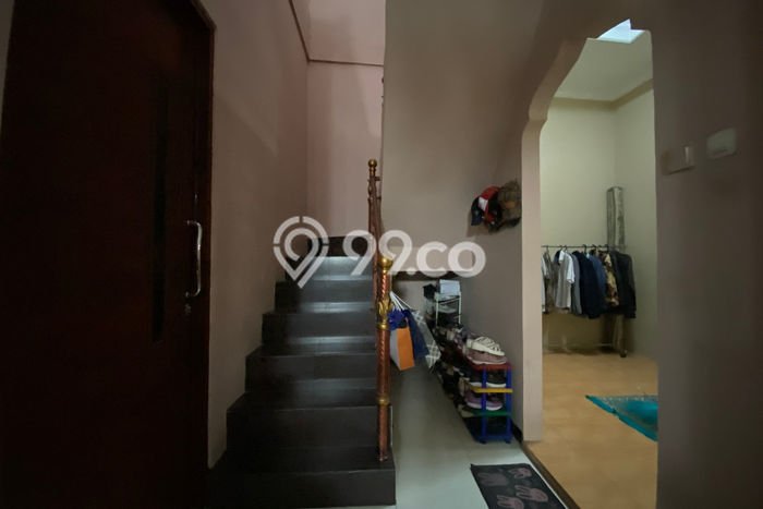 Siap Huni Rumah Mewah 4 Kamar di Ciracas Dekat ke Mana Pun Siap Huni Rumah Mewah 4 Kamar di Ciracas Dekat ke Mana Pun