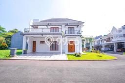 Rumah Kawasan Cimanggis, Luas 200m², LB 330m² Rumah Kawasan Cimanggis, Luas 200m², LB 330m²