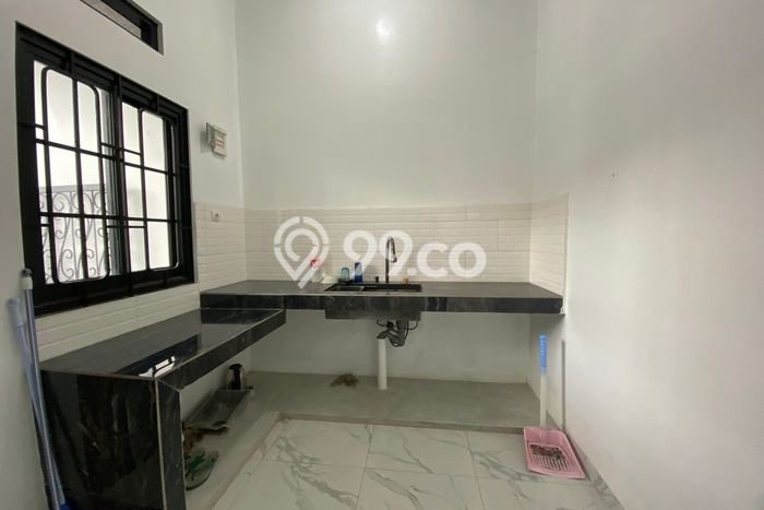Rumah Luas Asri 4 KT Siap Pakai di Cibubur Jakarta Timur Rumah Luas Asri 4 KT Siap Pakai di Cibubur Jakarta Timur