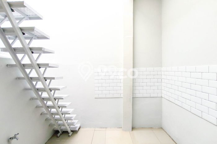 Rumah Modern Cantik 2 KT Siap Huni di Sepatan Timur Rumah Modern Cantik 2 KT Siap Huni di Sepatan Timur