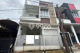 Jual Rumah Eksklusif 3 KT di Gading Serpong, Tangerang Jual Rumah Eksklusif 3 KT di Gading Serpong, Tangerang