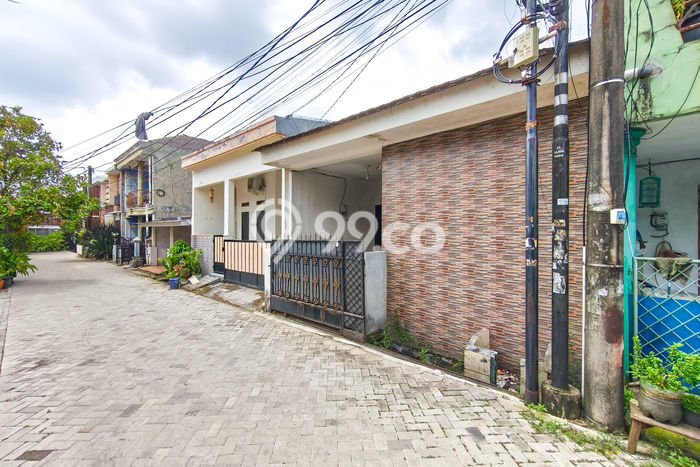 Rumah Modern Minimalis 3 KT Bisa Langsung Pindah di Cipondoh Rumah Modern Minimalis 3 KT Bisa Langsung Pindah di Cipondoh