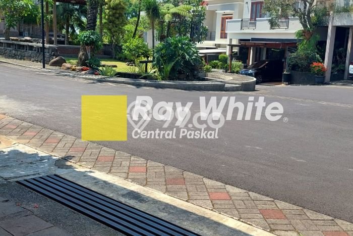 Dijual Hunian Mewah dengan Fasilitas Sekitar Lengkap di Cibeunying Kidul, Bandung Dijual Hunian Mewah dengan Fasilitas Sekitar Lengkap di Cibeunying Kidul, Bandung